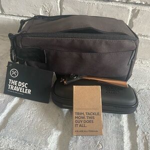 NWT Dollar Shave Club Traveler Set